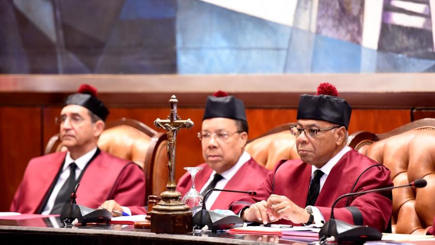 Legisladores creen se debe respetar decisión del Tribunal Constitucional sobre críticas a candidatos