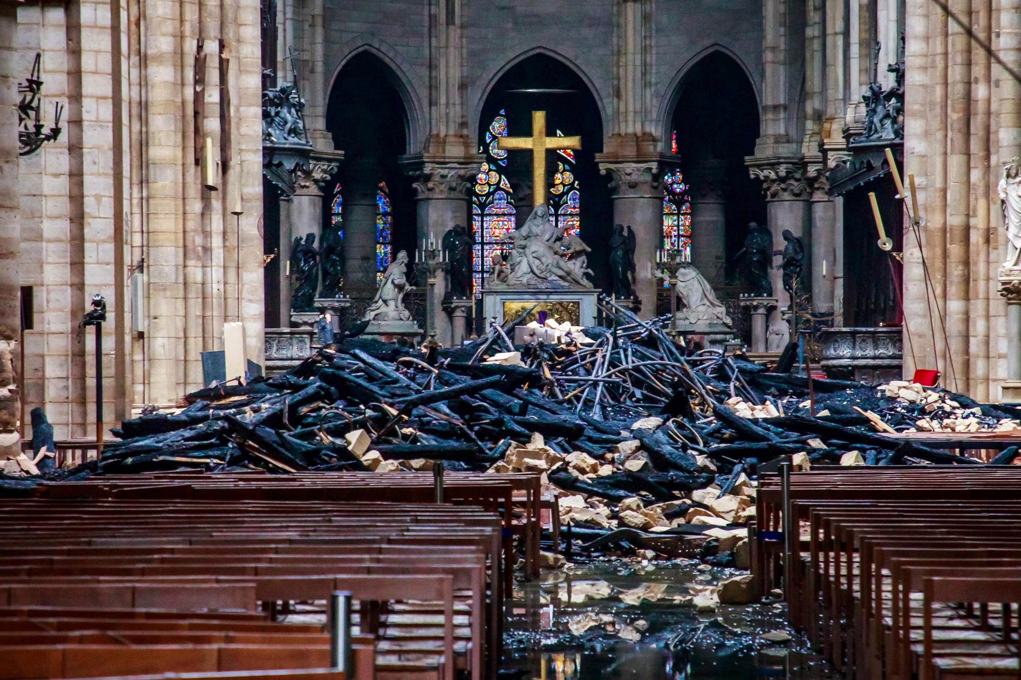 Macron quiere reconstruir Notre Dame en 5 años