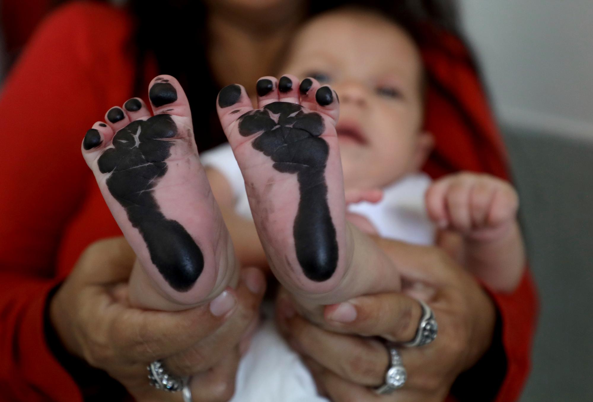 El éxodo venezolano plantea el temor a bebés sin estado