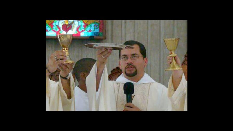 Cura católico habría abusado de adolescentes mientras era director de un colegio