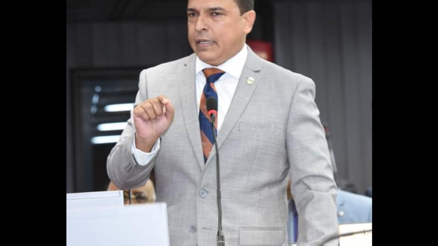 “Para Unicef es lo mismo casarse que tomar alcohol”, dice diputado que justifica matrimonio infantil