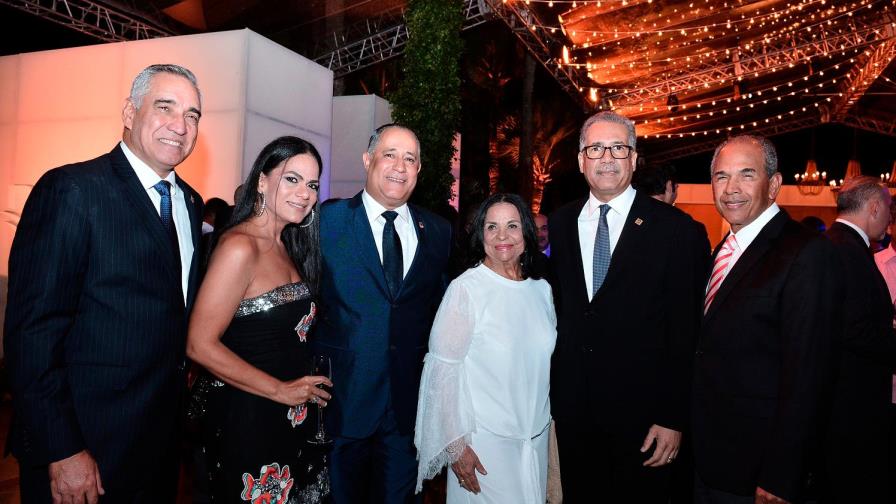 Banreservas da la bienvenida a la Navidad 