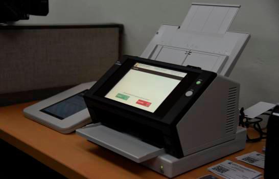 JCE y partidos acuerdan uso de escáneres para elecciones municipales de marzo