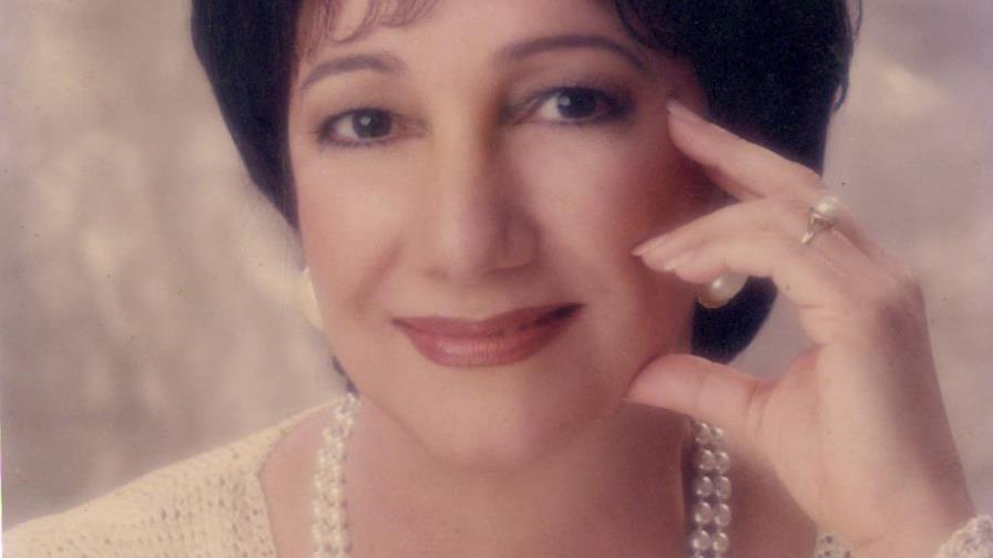 “Tormento” y otros poemas de Carmen Comprés 