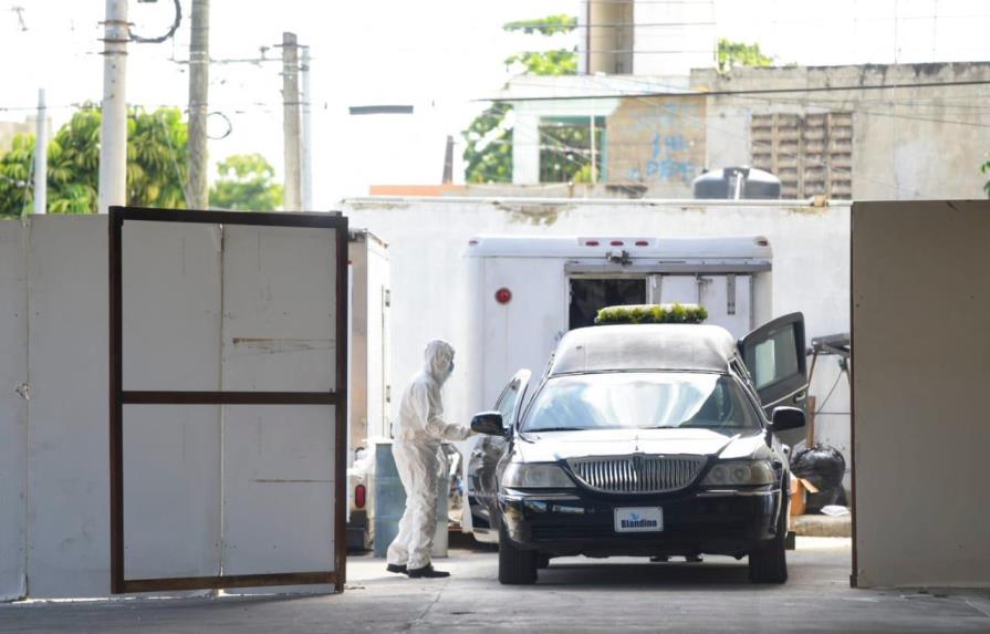 Hospital Luis Eduardo Aybar habilita un segundo furgón para fallecidos por COVID -19