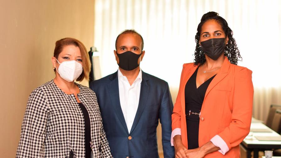  Coach Heraldo Suero presenta “D.A.R” un taller para liderar
