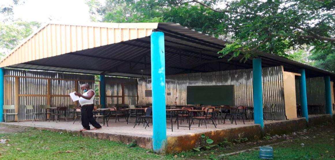 Comunidad escolar de Vicentillo podría retornar a clases en una enramada
