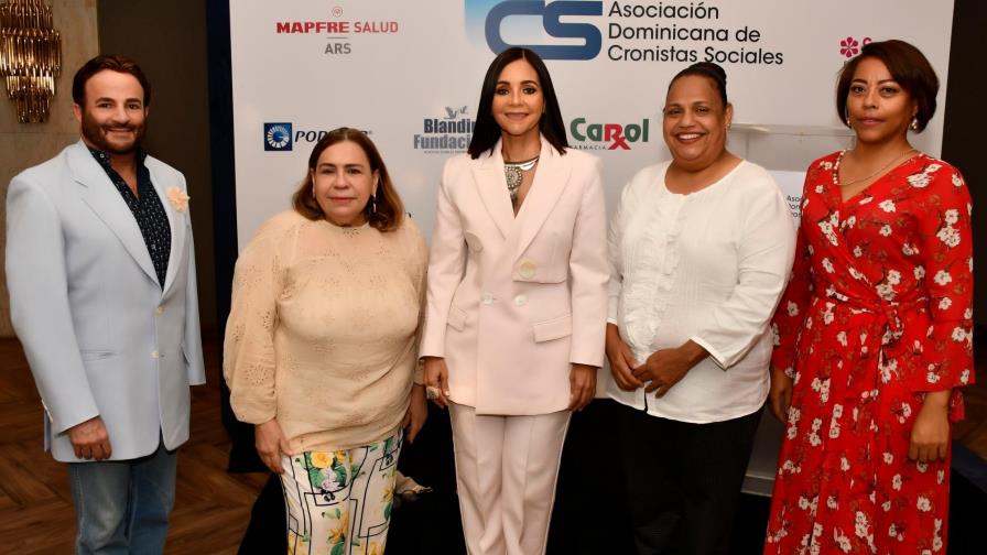Cronistas sociales presentan revista con memorias 2019-20