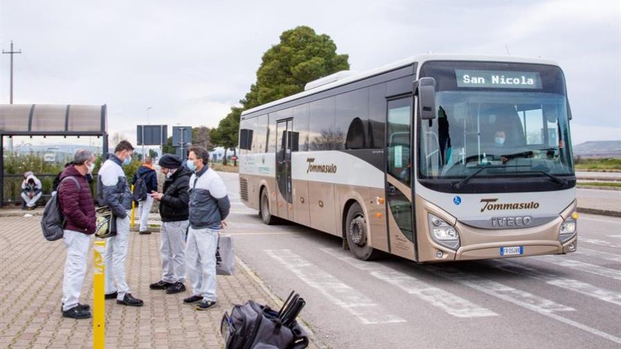 La CE recomienda desincentivar viajes no esenciales dentro y fuera de la UE