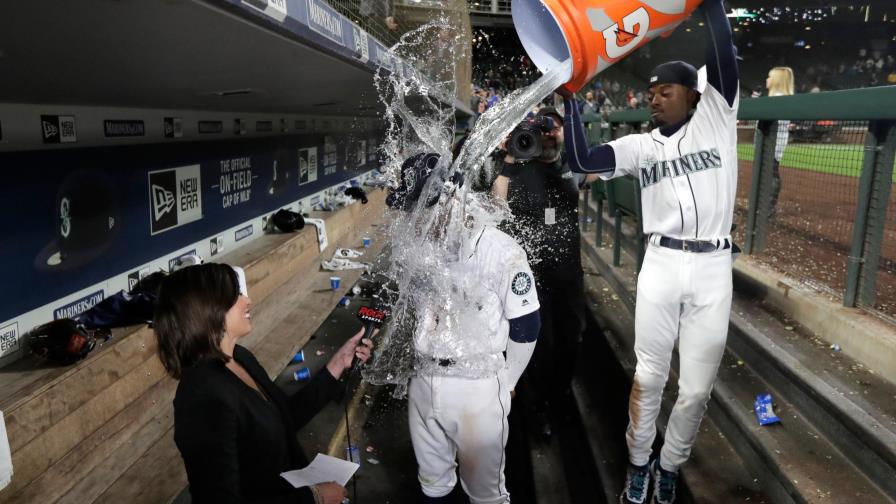 Kyle Lewis debutó con jonrón y guió a los Marineros Kyle Lewis debutó con jonrón y guió a los Marineros