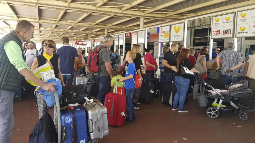 España lanza plan millonario tras derrumbe de Thomas Cook España lanza plan millonario tras derrumbe de Thomas Cook