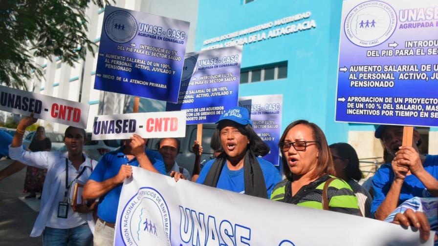 Coordinadora de Gremios del sector salud demanda aumento salarial y de pensiones 