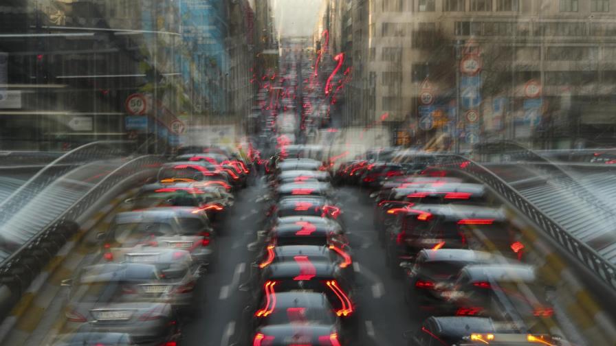 La UE multa a grandes automotrices alemanas por colusión
