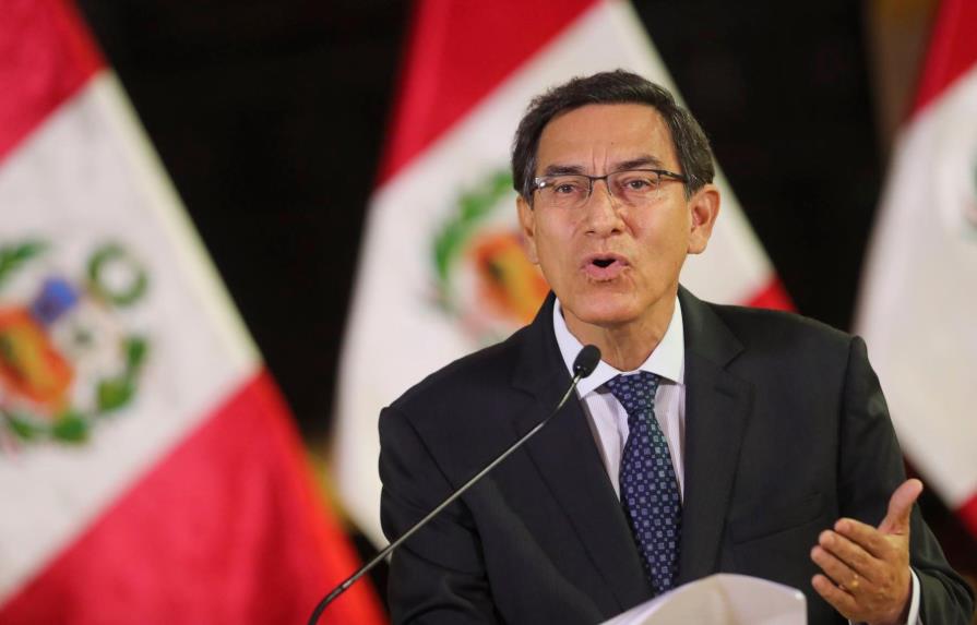Congreso de Perú suspende al presidente Vizcarra por “incapacidad temporal”