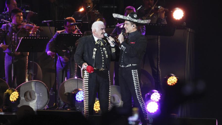 Artistas reaccionan a la muerte de Vicente Fernández