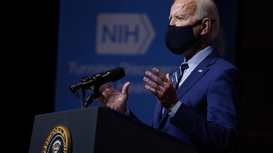 Biden quiere cuadruplicar admisión de refugiados