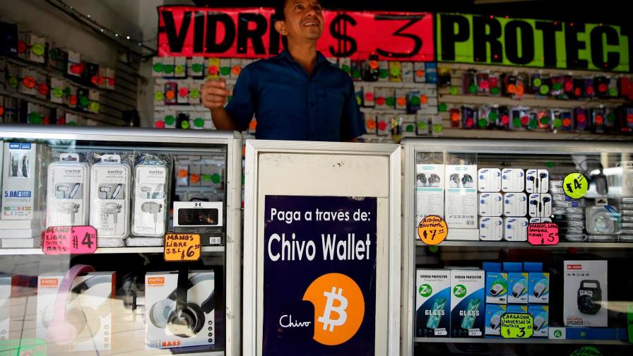 El Salvador entra a los tres meses del uso del bitcóin como moneda de pago El Salvador entra a los tres meses del uso del bitcóin como moneda de pago