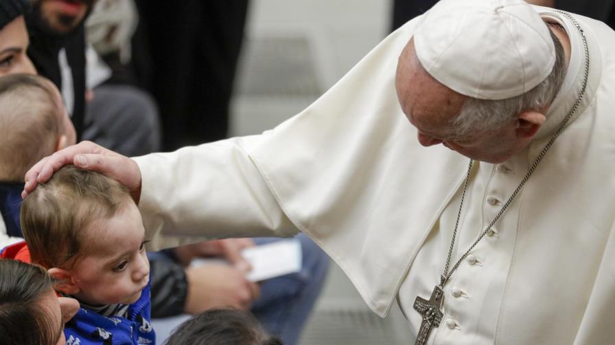 El papa pide solidaridad a responsables de economía mundial
