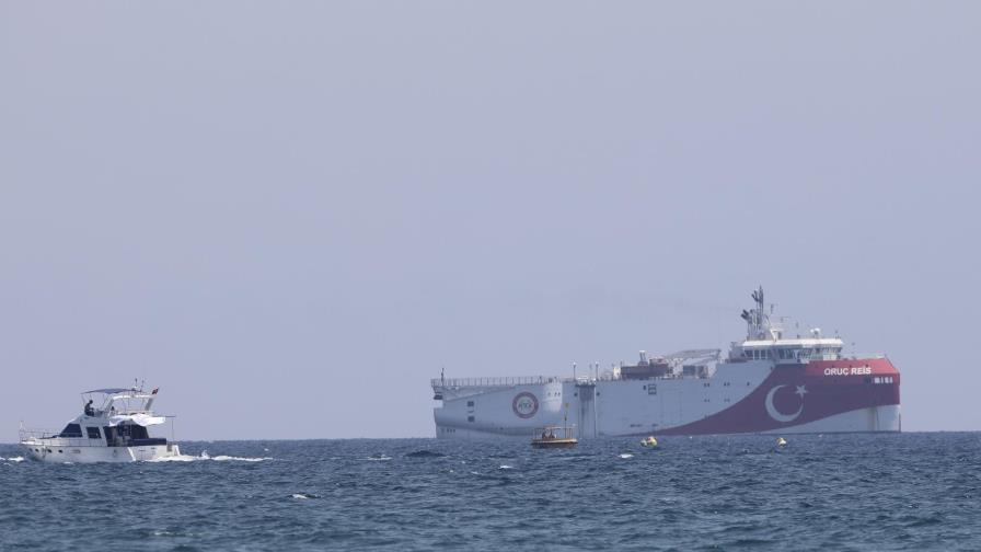 OTAN: Turquía, Grecia acuerdan dialogar sobre tensiones