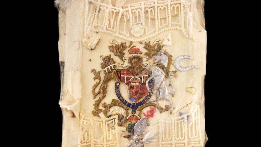 A subasta trozo de pastel de bodas de Lady Di