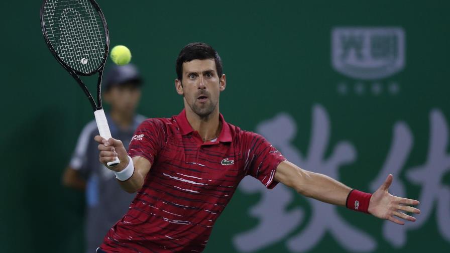 Djokovic se estrena con victoria en el Masters de Shangai