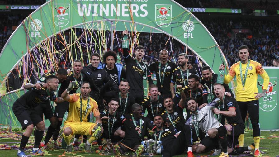 Man City hilvana 3er título de Copa de la Liga inglesa Man City hilvana 3er título de Copa de la Liga inglesa
