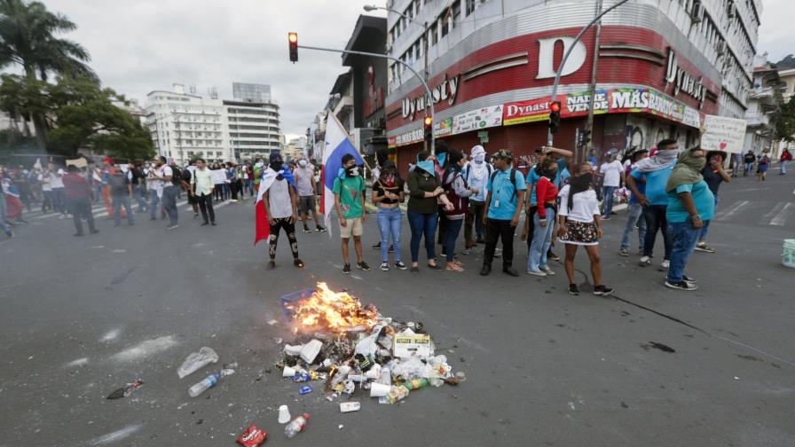 Dispersan protestas contra cambios a constitución en Panamá