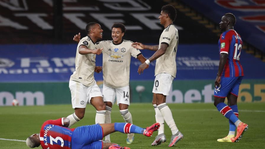 Leicester y Man U siguen peleando por la Liga de Campeones