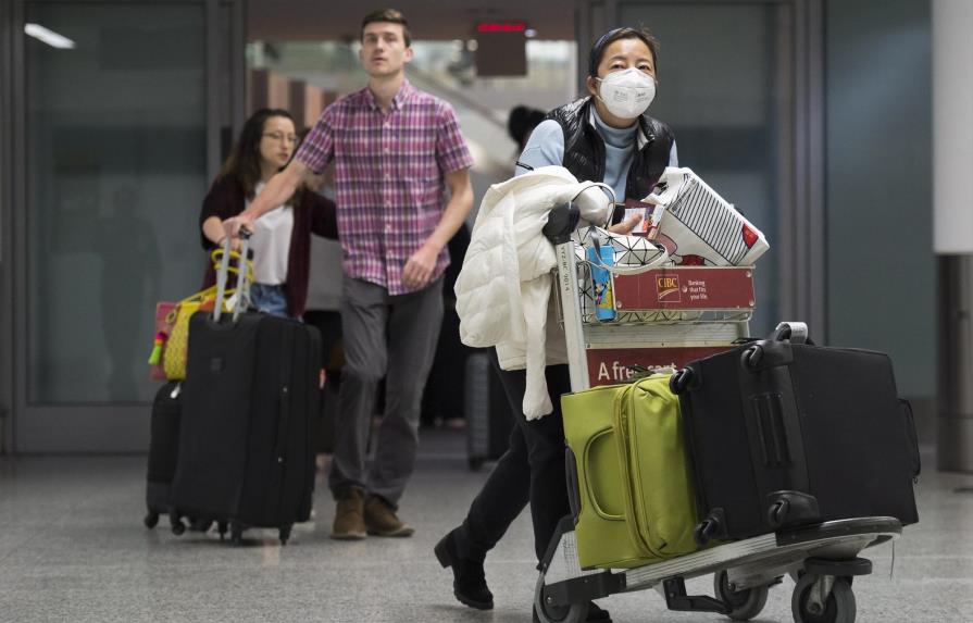 Aerolíneas cancelan vuelos a China por brote de nuevo virus