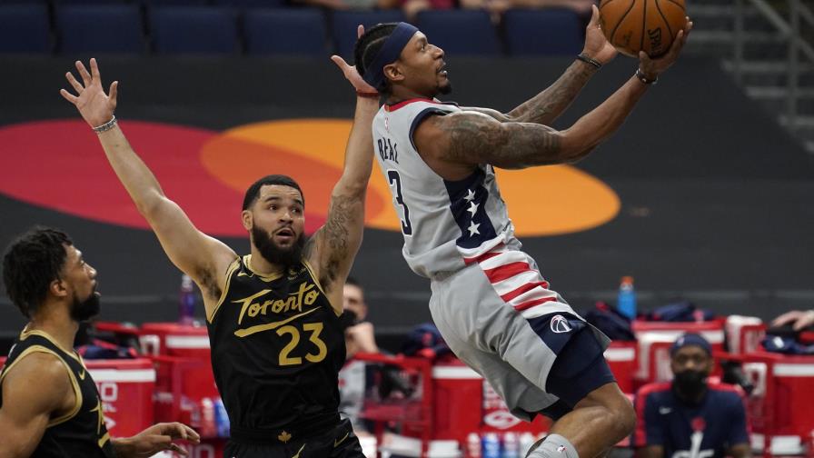 Wizards dejan a Raptors casi fuera del minitorneo
