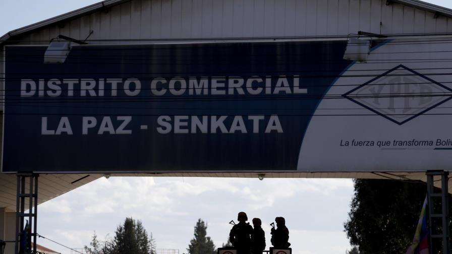 Escasez de alimentos y gasolina por protestas en Bolivia