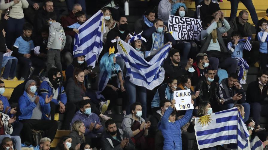 Uruguay vence 1-0 a Ecuador en el descuento y queda tercero