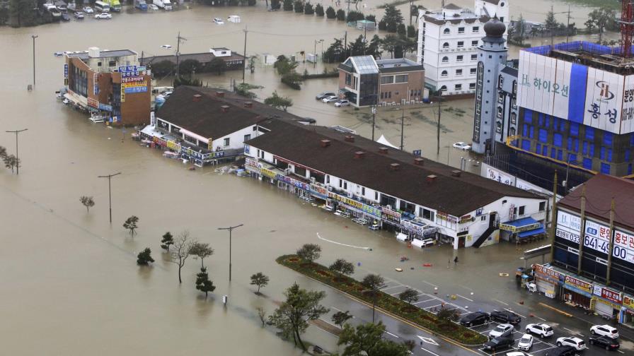 Un fuerte tifón golpea Corea del Sur, deja 9 muertos