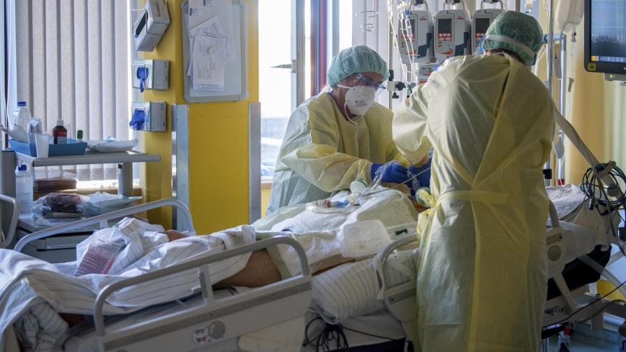 Fuerza aérea alemana traslada a pacientes en UCI por repunte