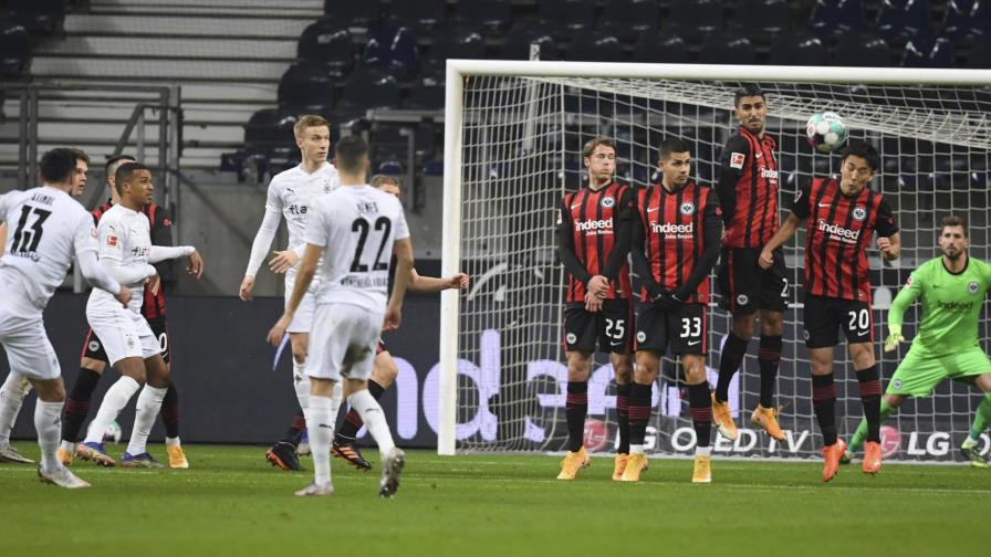 Con tripleta de Stindl el Gladbach empata 3-3 en Frankfurt Con tripleta de Stindl el Gladbach empata 3-3 en Frankfurt