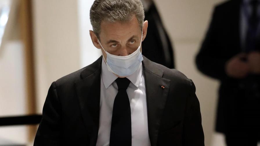 Francia: Comienza juicio a Sarkozy por gastos de campaña