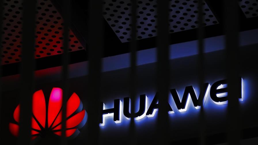 China dice que responderá a medidas de EEUU contra Huawei