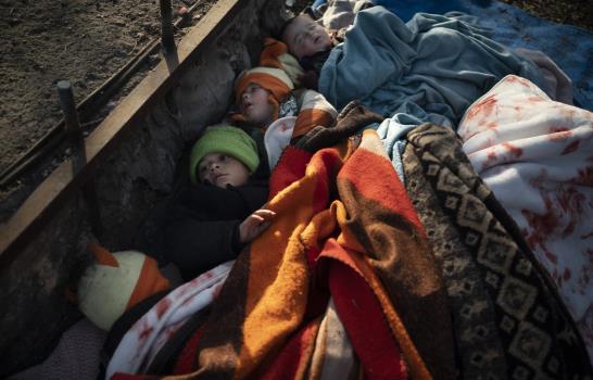 Un incendio daña un centro de refugiados en Lesbos, Grecia Un incendio daña un centro de refugiados en Lesbos, Grecia