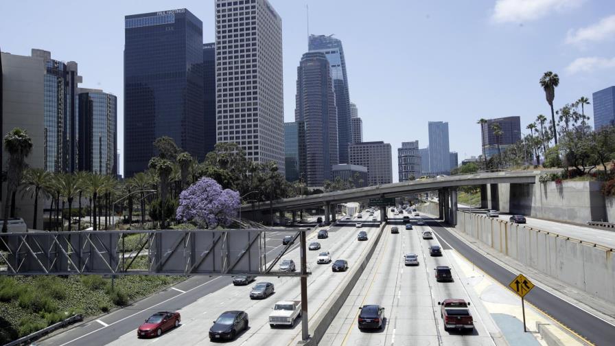 EEUU: Automovilistas regresan lentamente a los caminos