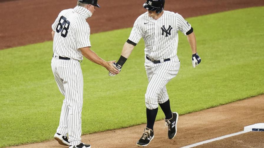 Con 3 jonrones de Higashioka, Yanquis vapulean a Azulejos