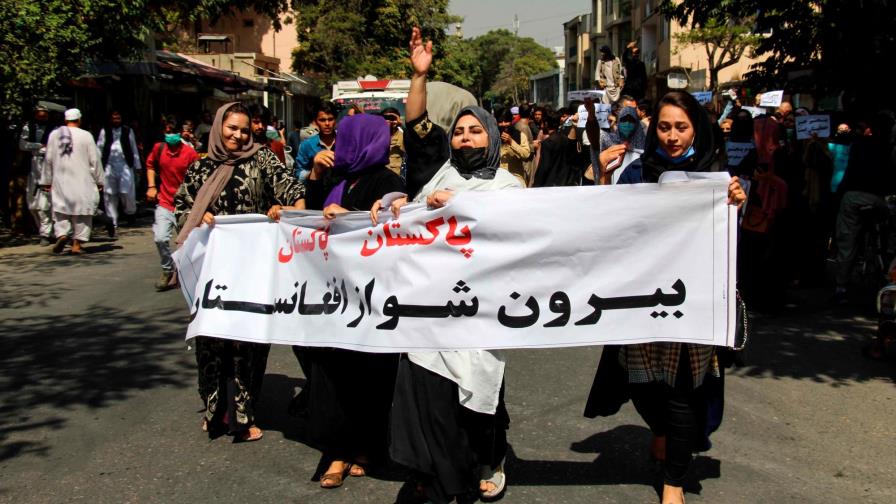 Los talibanes reprimen protestas en Afganistán en apoyo a la resistencia