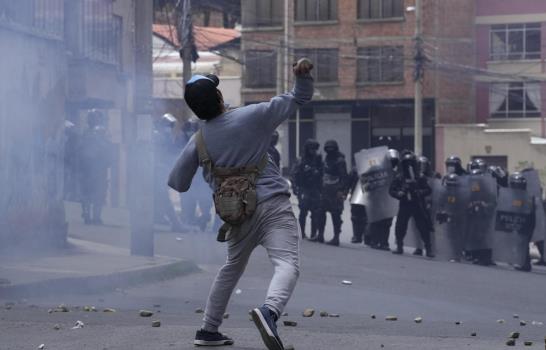 Cocaleros retoman control del mercado de la coca en Bolivia