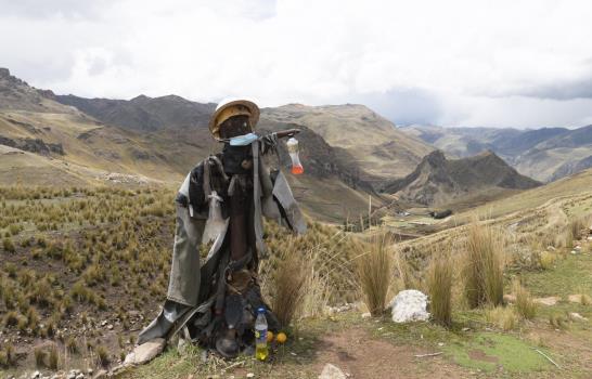 “Mina de la muerte” busca renacer con turismo en Perú