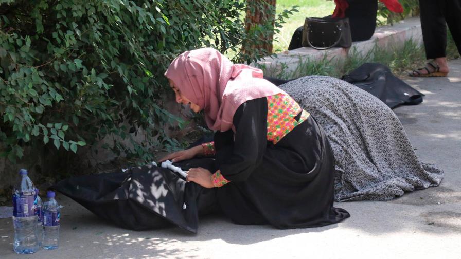 Los sueños afganos se ahogan en un baño de sangre en el aeropuerto de Kabul Los sueños afganos se ahogan en un baño de sangre en el aeropuerto de Kabul