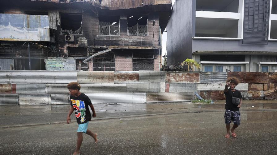 Líder de Islas Salomón gana moción de censura tras protestas