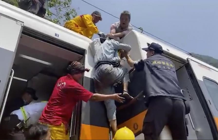 Taiwán: choque entre tren y camión deja 48 muertos, heridos