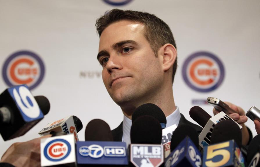 Theo Epstein contratado como consultor por la MLB