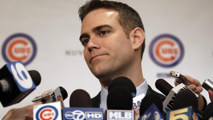 Theo Epstein contratado como consultor por la MLB
