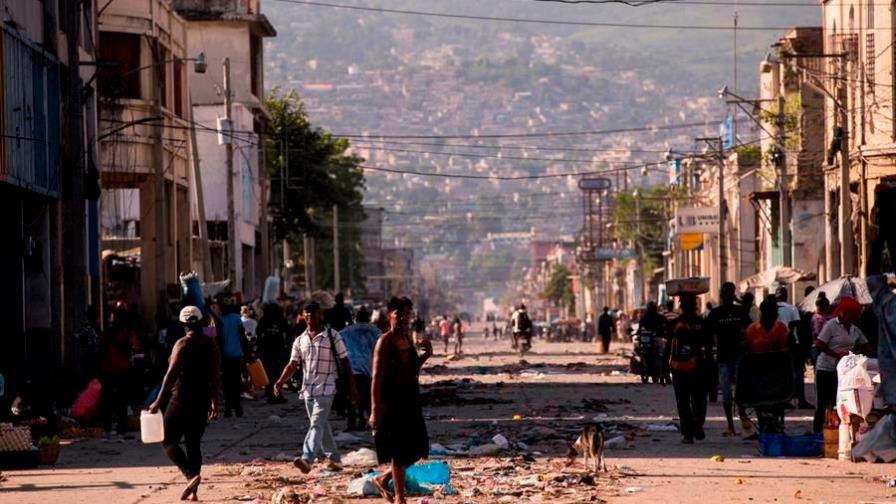 La falta de combustible en Haití deja fuera de servicio 50 centros sanitarios