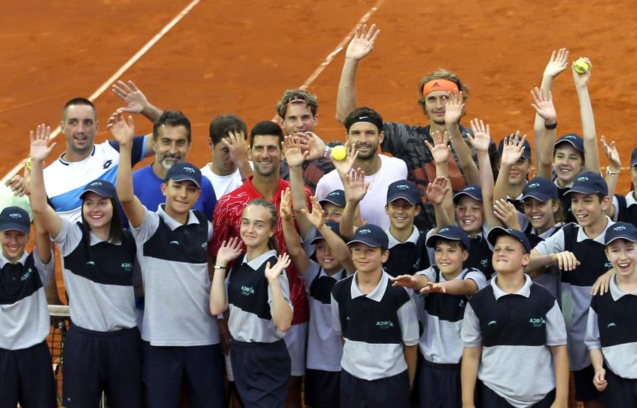 Padres de Novak Djokovic responsabilizan a Grigor Dimitrov por contagios